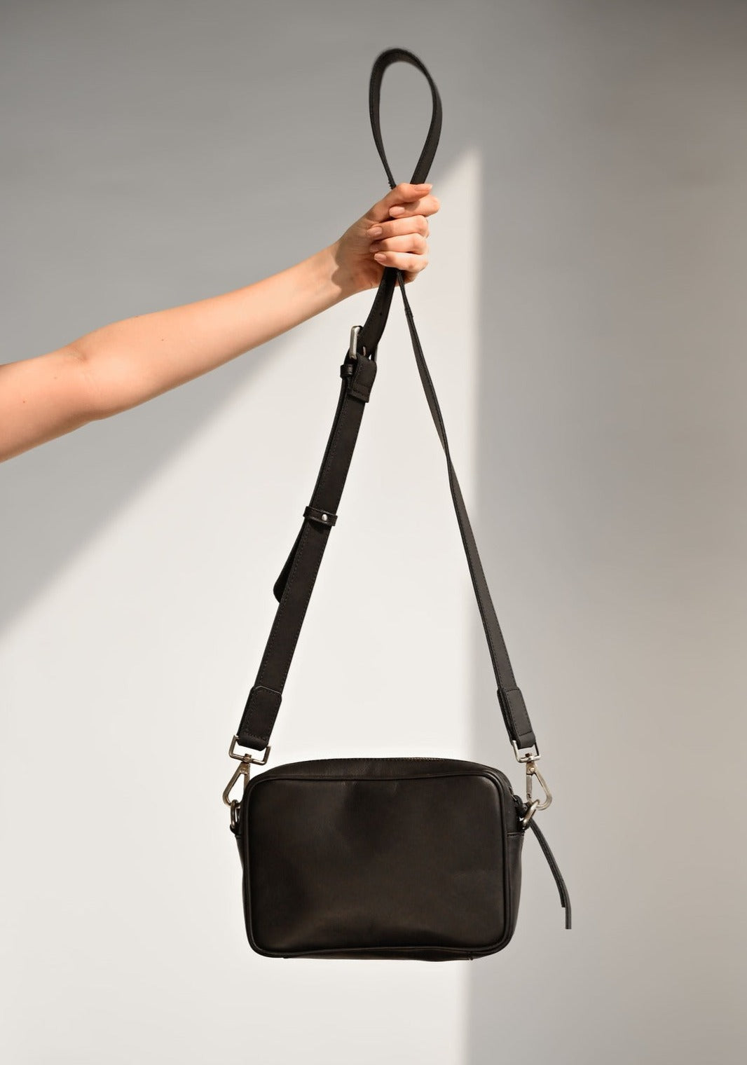 Carly Sling Bag in Coffee