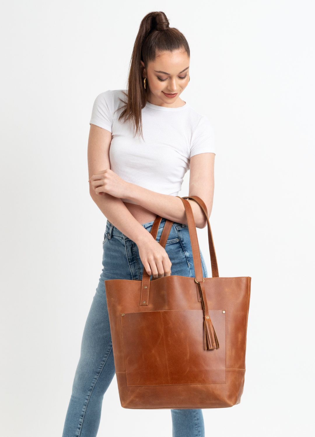 Woven nappa leather bucket bag · Khaki, Brown · Accessories | Massimo Dutti