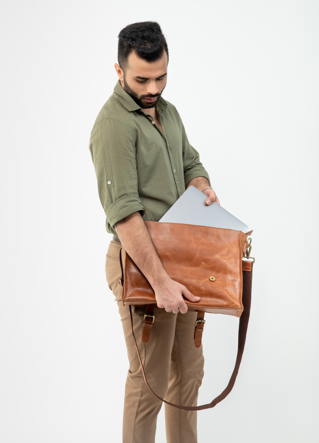 Classic Leather Messenger