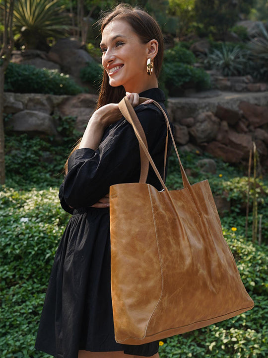 Large Leather Tote in Summer Tan Nappa Society